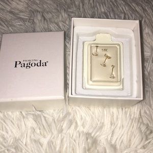 🌸1 HOUR SALE🌸14 karat gold 3 pack of  nose rings